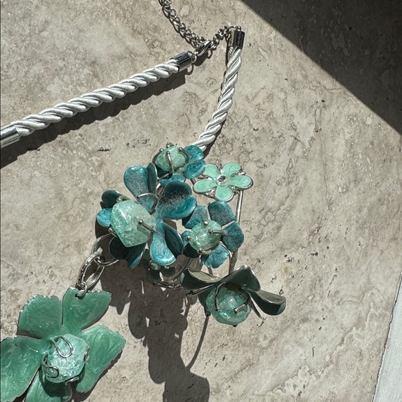 Sea blue & green matching necklace and bracelet set. - Picture 5 of 10